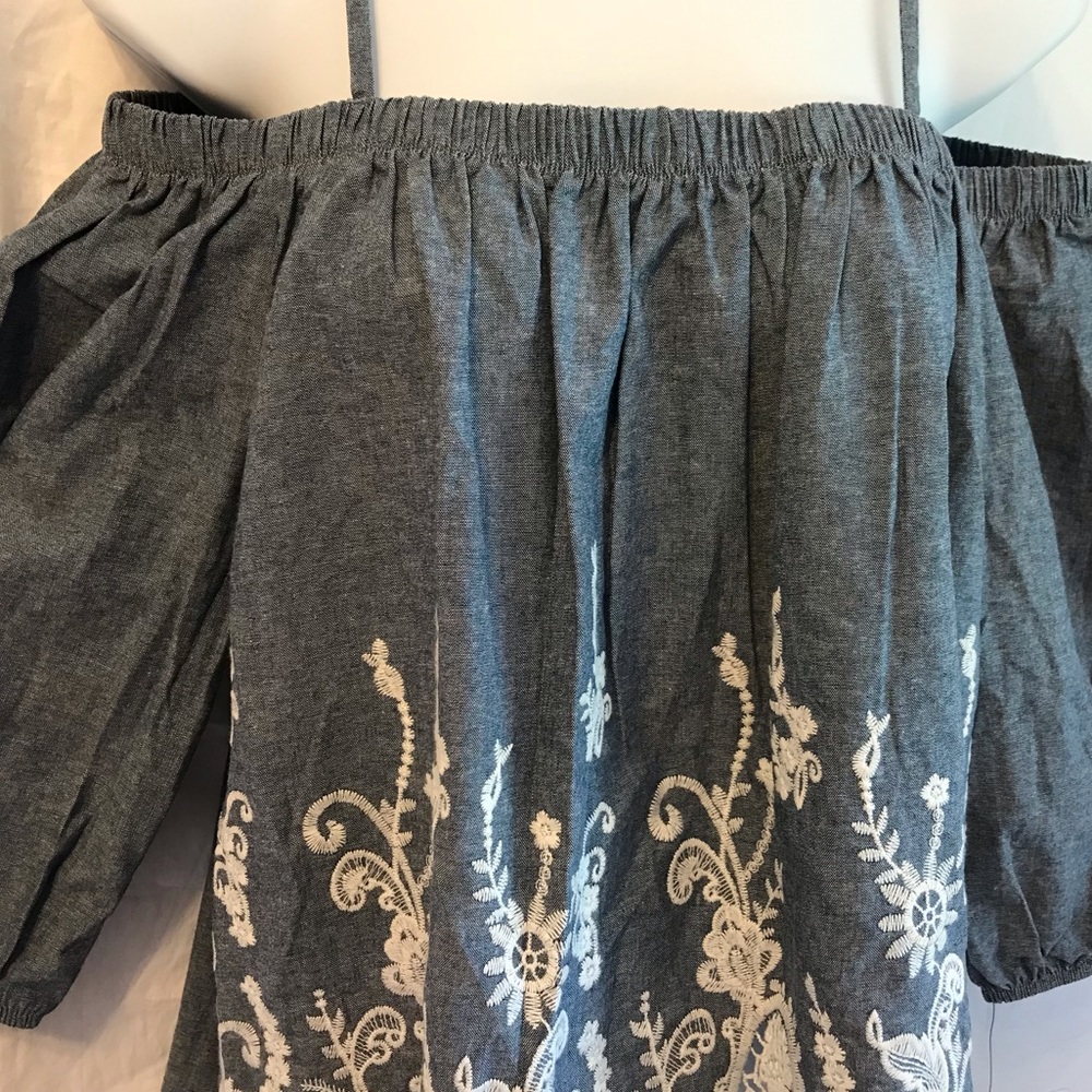 A. Byer boho top cold shoulder, indigo w/lace XL